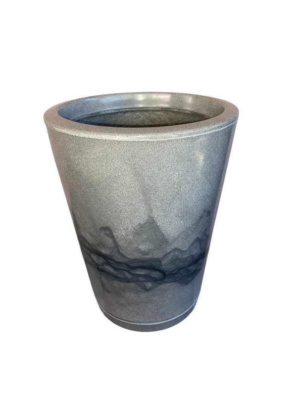 Vaso Cone Polido 30cm – Leve, Resistente e Moderno em Polietileno - Image 2