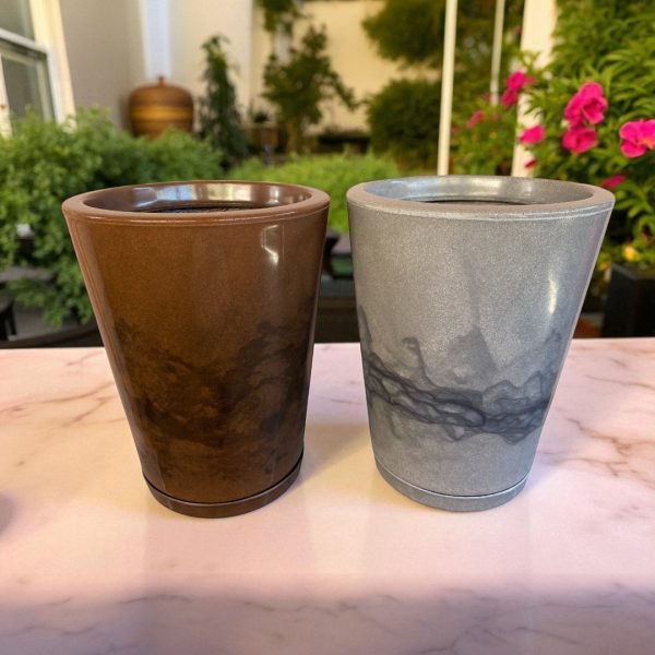 Vaso Cone Polido 30cm – Leve, Resistente e Moderno em Polietileno