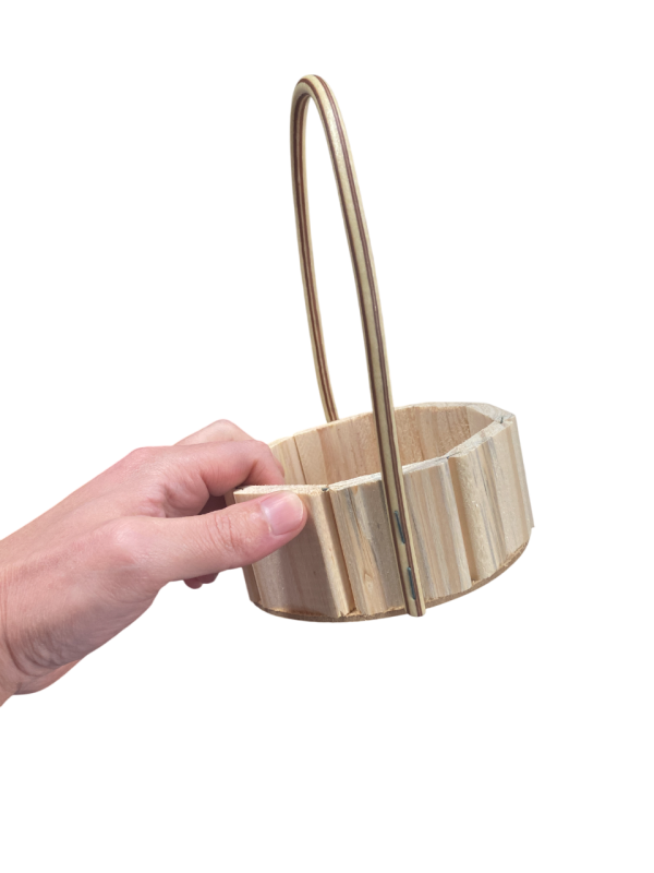 Cesta Fraldeira em Madeira Natural com Alça de Fibra Sintética – Rústica e Charmosa - Image 4